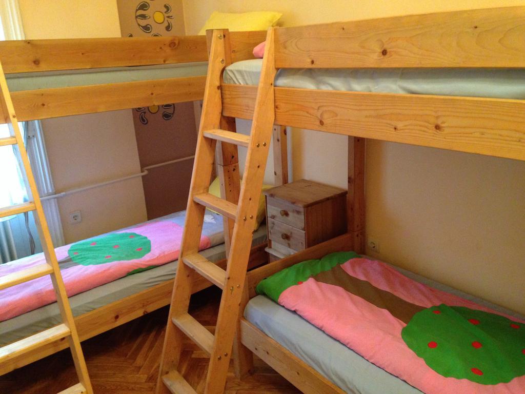 Yolo Hostel Будапешт Номер фото