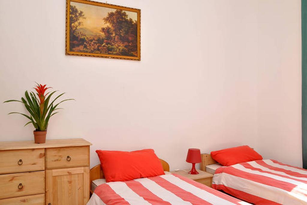 Yolo Hostel Будапешт Номер фото